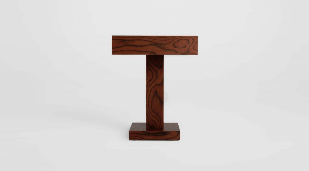 Šoninis staliukas su grafinėmis proporcijomis